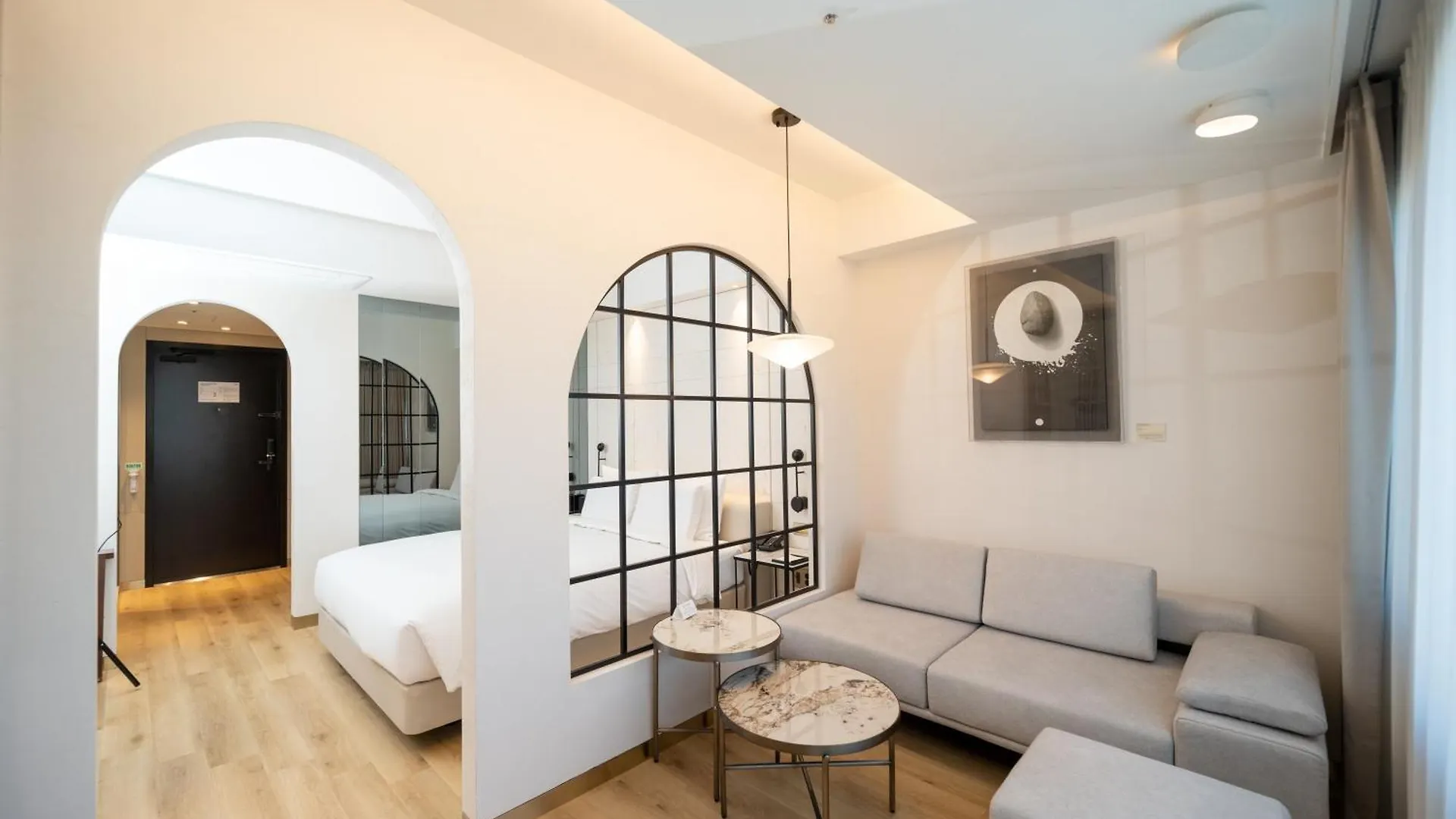 Eliena Hotel Seoul Gangnam 4*,