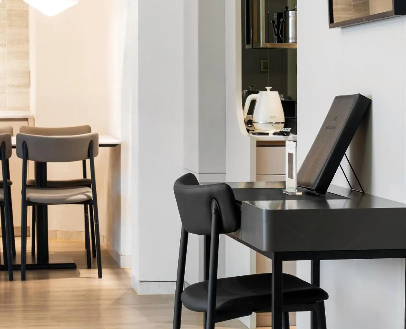 Eliena Hotel Seoul Gangnam 4*,  韩国